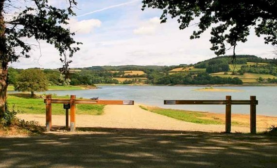 Partage des usages sur le Lac de Pannecière secteur de Bonin