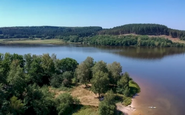 Lac de Saint-Agnan : Présence de cyanobactérie.